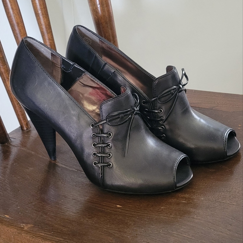 Vintage DKNY Pumps